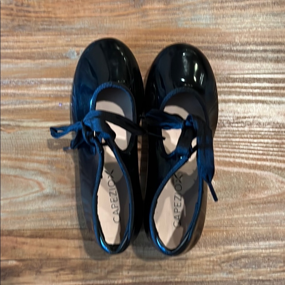Girl’s tap shoes